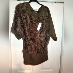 NWT BCBG GOEGEOUS SWEATER SOFT FUZZY FRONT WITH GROMMET DETAIL OLIVE GRE…